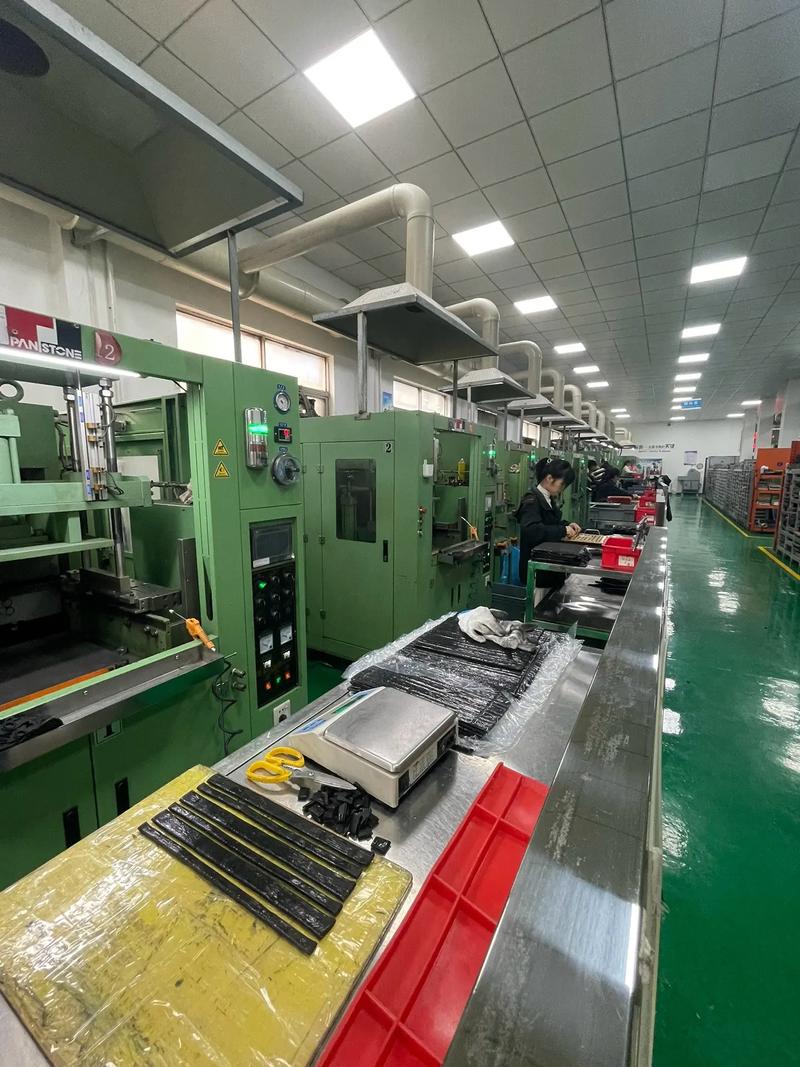 進(jìn)口密封圈生產(chǎn)#生產(chǎn)車間現(xiàn)場 #專業(yè)生產(chǎn)廠家 #橡膠制品 #